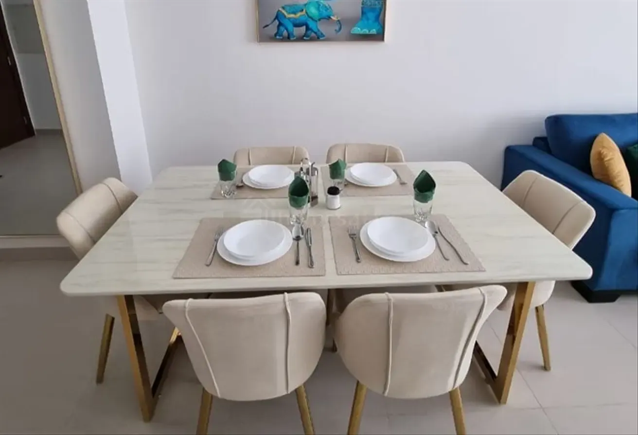 Vacant | pool views | large layout | Furnished
