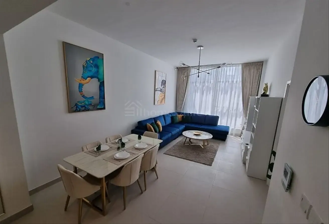 Vacant | pool views | large layout | Furnished