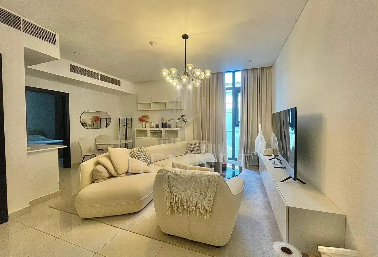 Fully Furnished | Luxury Apt | Prime Location