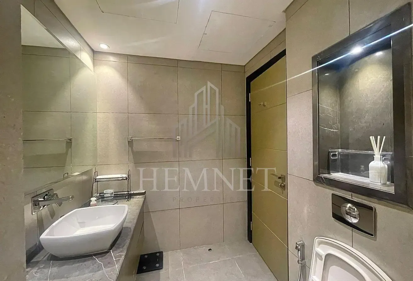 Fully Furnished | Luxury Apt | Prime Location