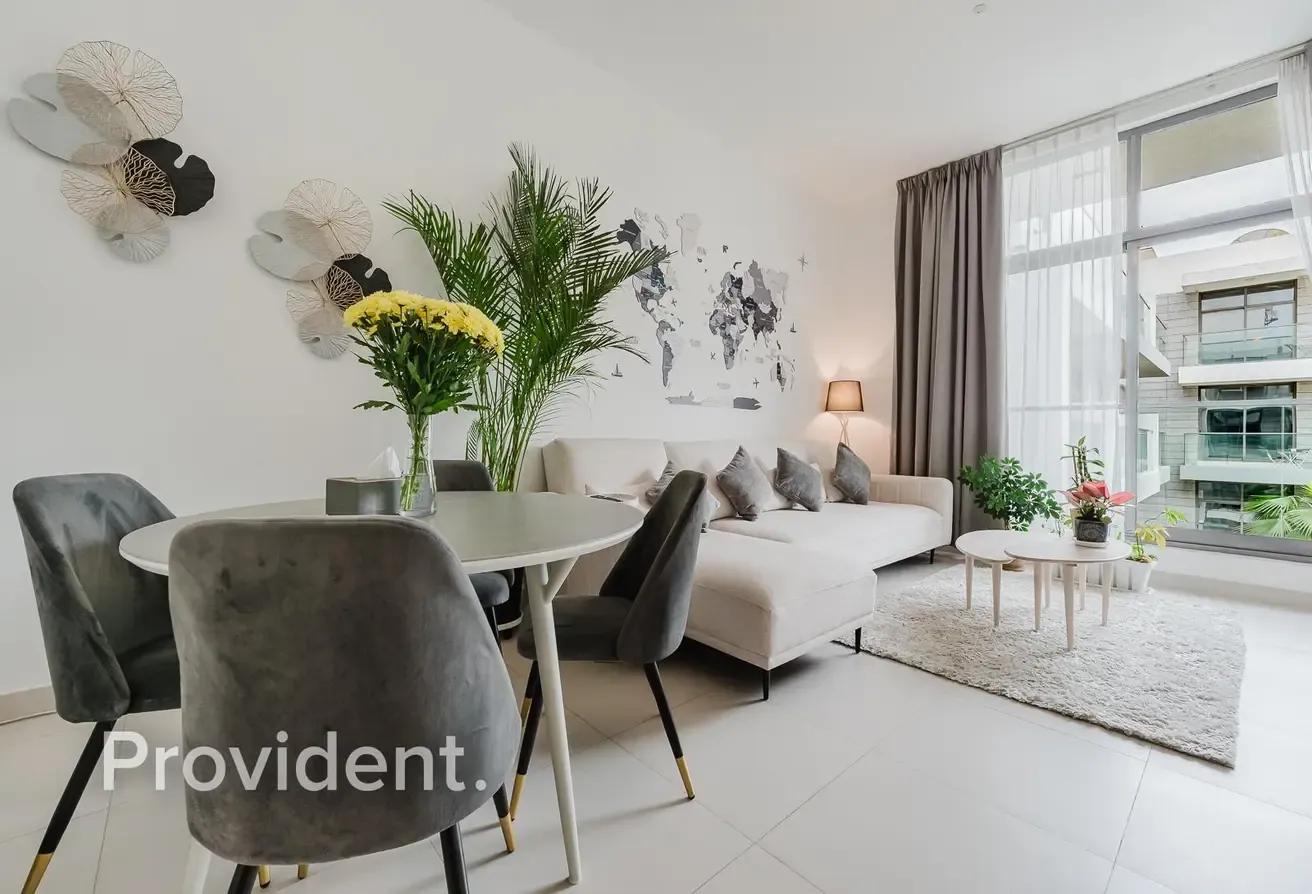 Luxurious Furnished | Pool View | Mid Floor