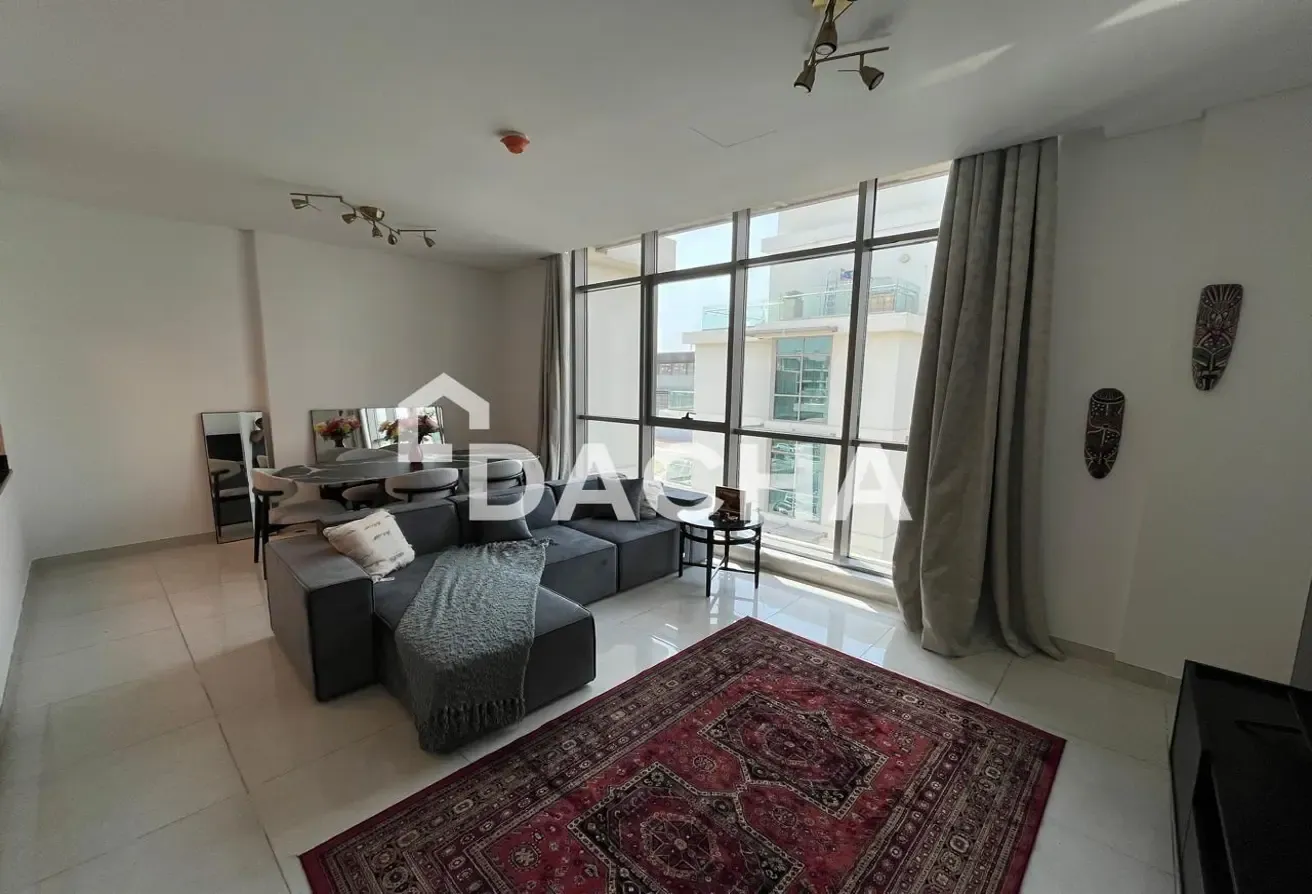 Furnished | Large Closed Kitchen | Vacant