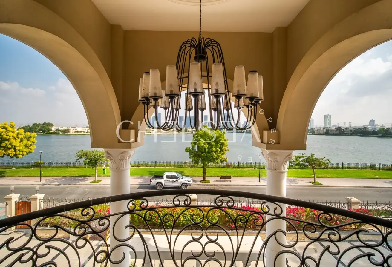 LAKE VIEW | SIGNATURE VILLA | ITALIAN INTERIOR