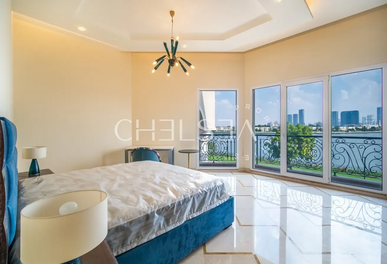 LAKE VIEW | SIGNATURE VILLA | ITALIAN INTERIOR