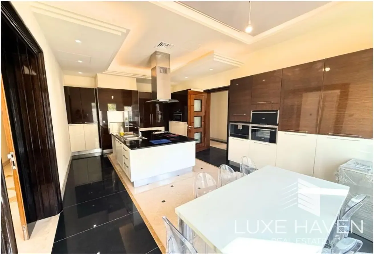 Lake Views | Luxury Villa | Private Pool