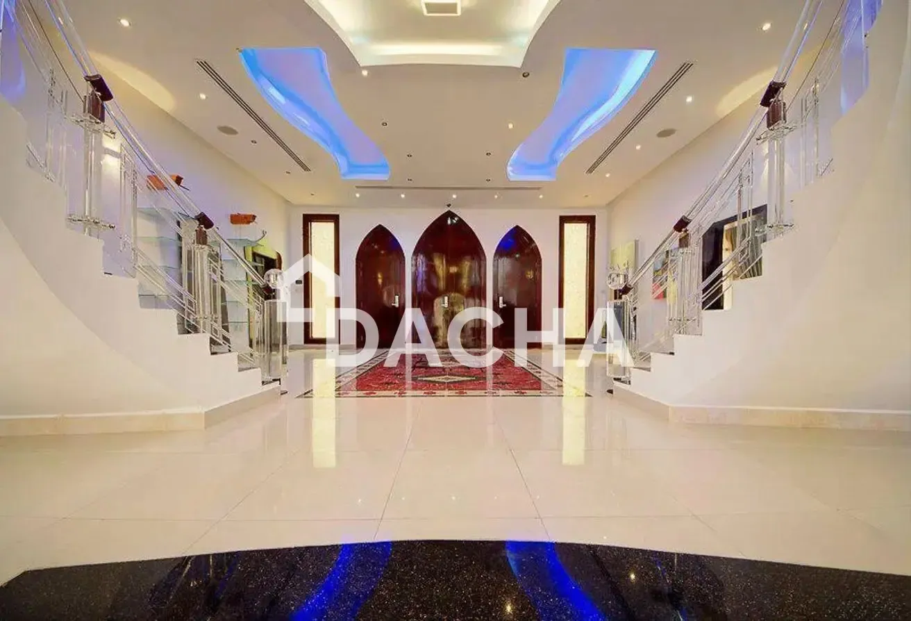 7BR Lake-Facing Villa | Elevator | Pool | Cinema