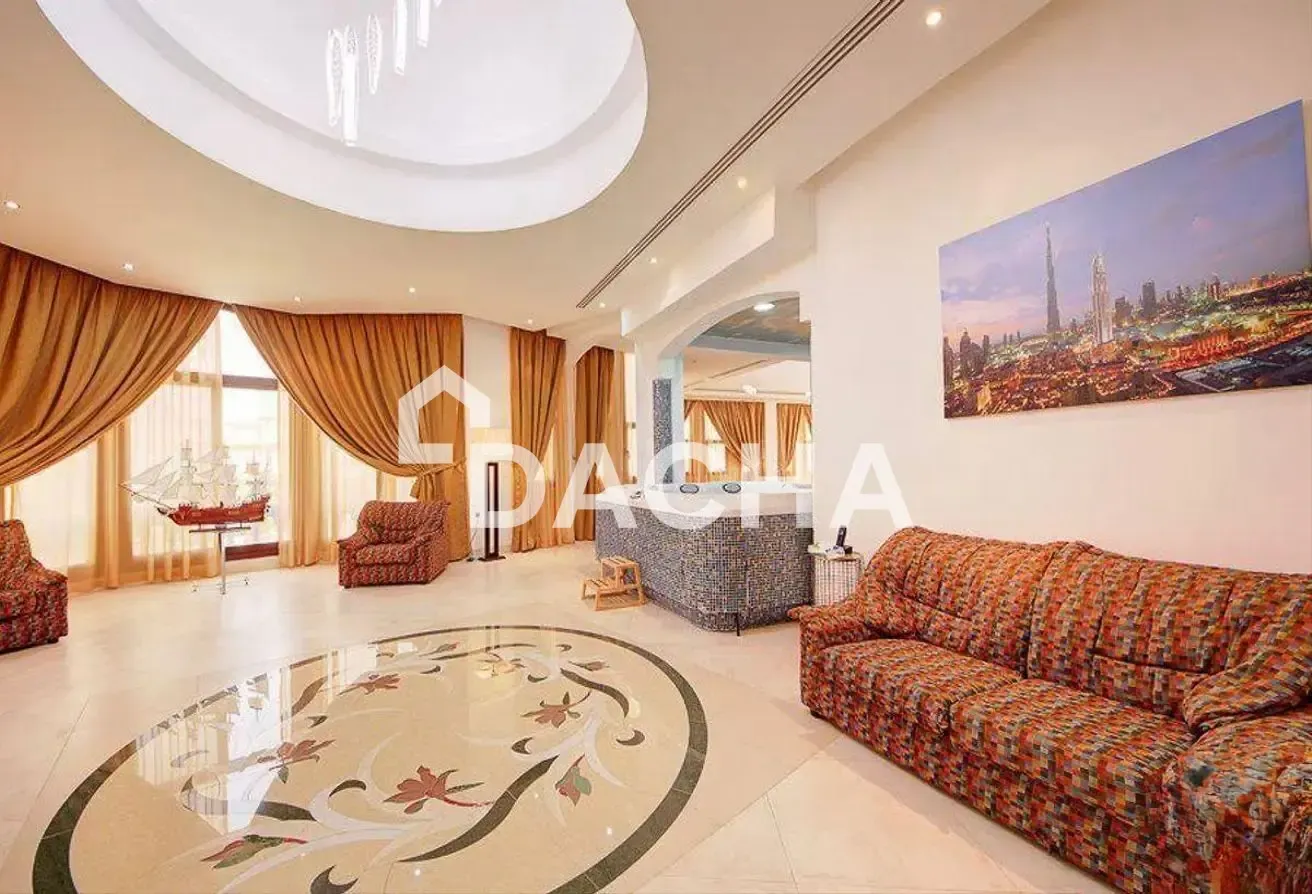 7BR Lake-Facing Villa | Elevator | Pool | Cinema