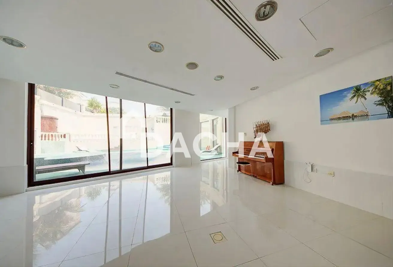 7BR Lake-Facing Villa | Elevator | Pool | Cinema