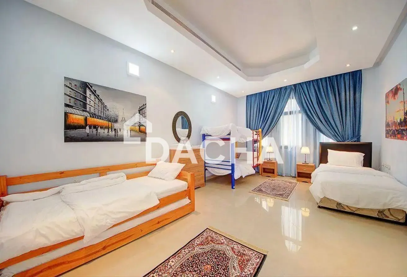 7BR Lake-Facing Villa | Elevator | Pool | Cinema
