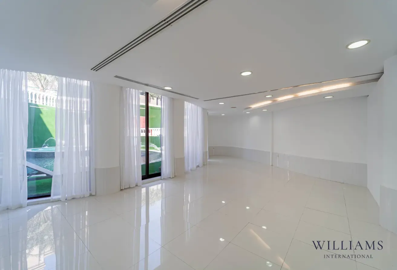 MAIN LAKE VIEW | 8 BEDROOMS | LARGE VILLA