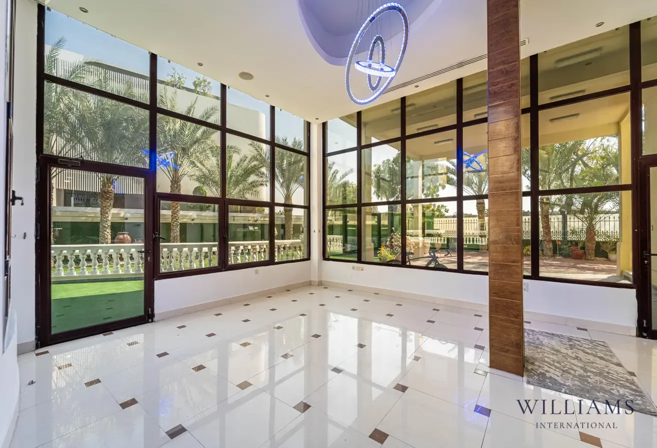MAIN LAKE VIEW | 8 BEDROOMS | LARGE VILLA