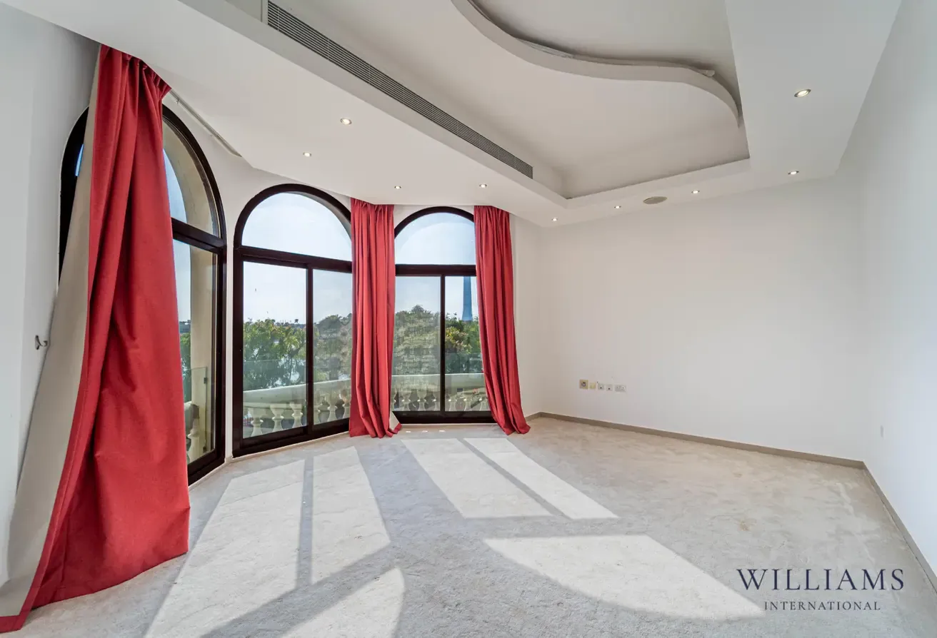 MAIN LAKE VIEW | 8 BEDROOMS | LARGE VILLA