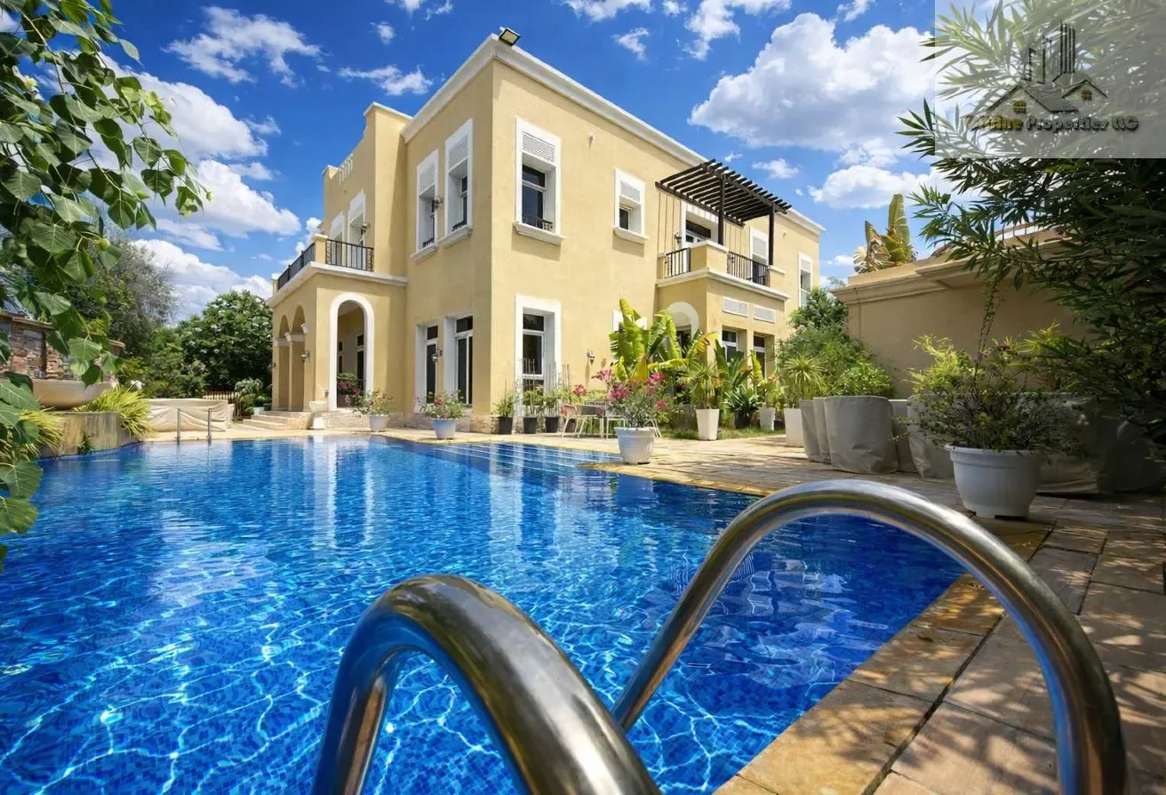 Spacious Villa | Swimming Pool | Covered Parking