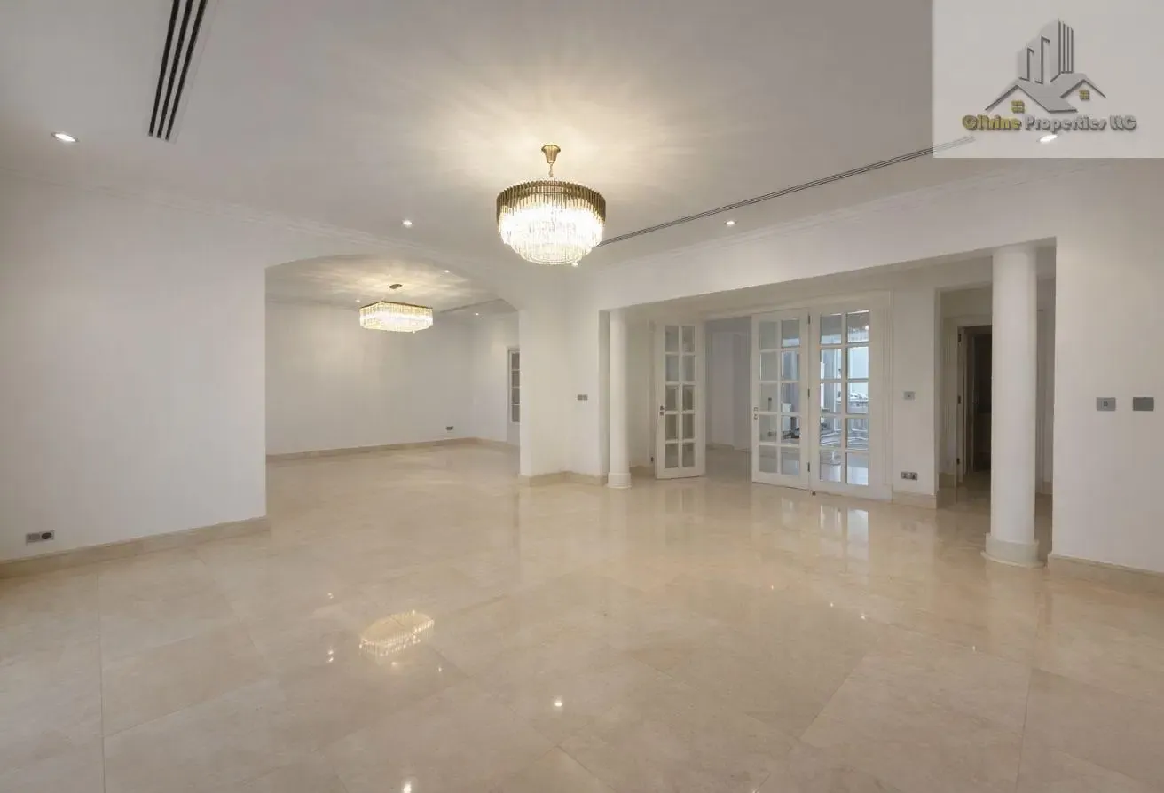 Spacious Villa | Swimming Pool | Covered Parking