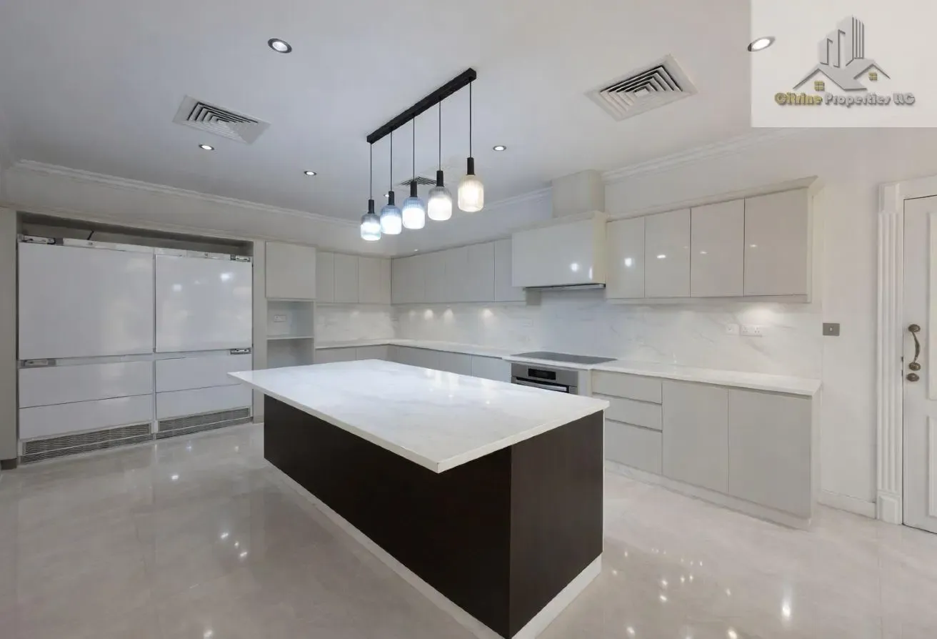 Spacious Villa | Swimming Pool | Covered Parking