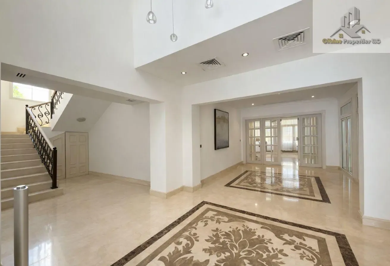 Spacious Villa | Swimming Pool | Covered Parking