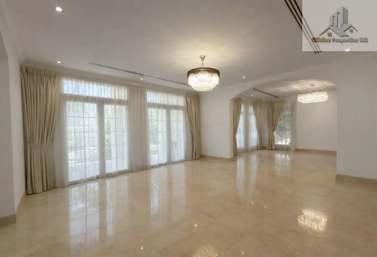 Spacious Villa | Swimming Pool | Covered Parking