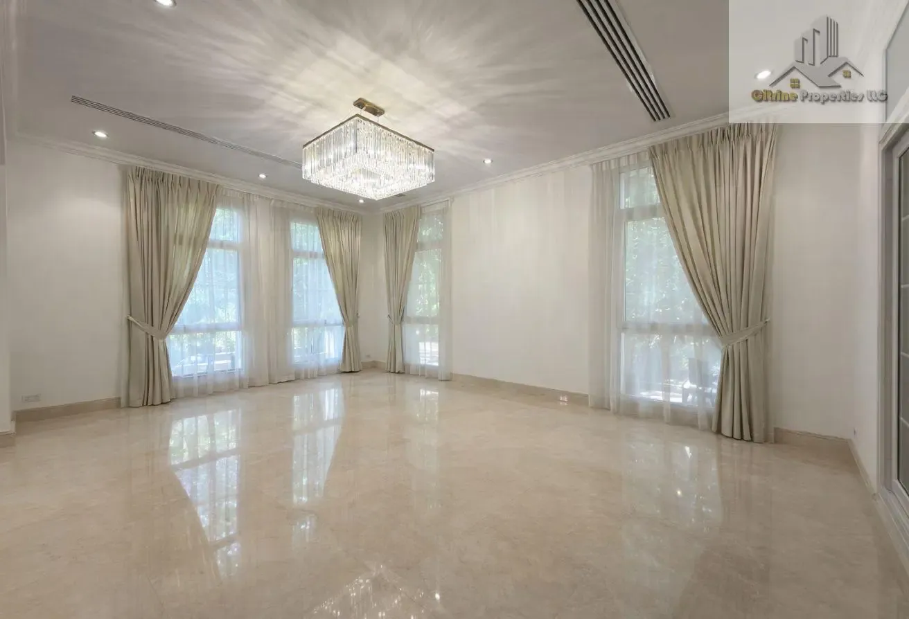 Spacious Villa | Swimming Pool | Covered Parking