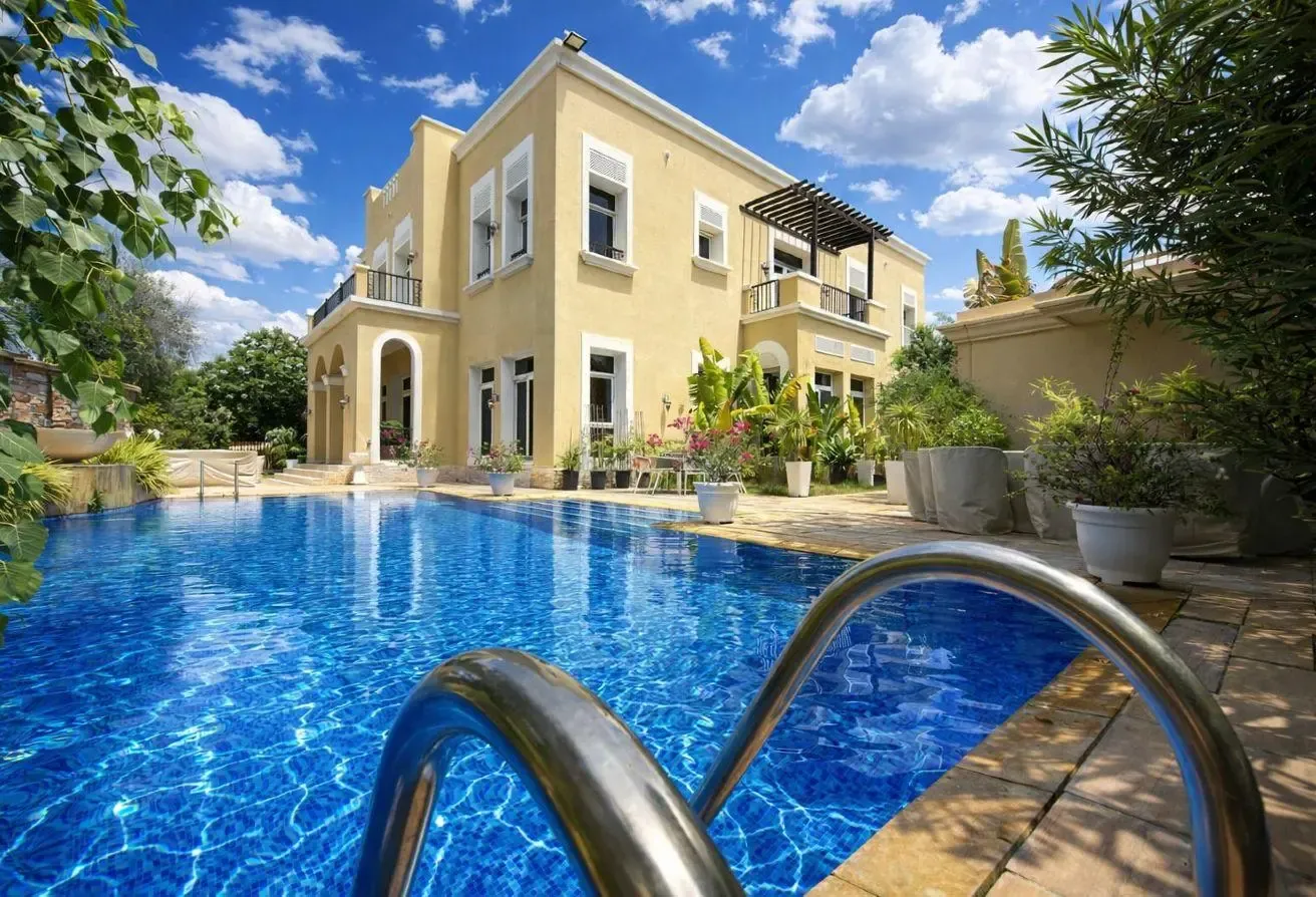 Lake View | Bright Villa | Private Pool & Garden