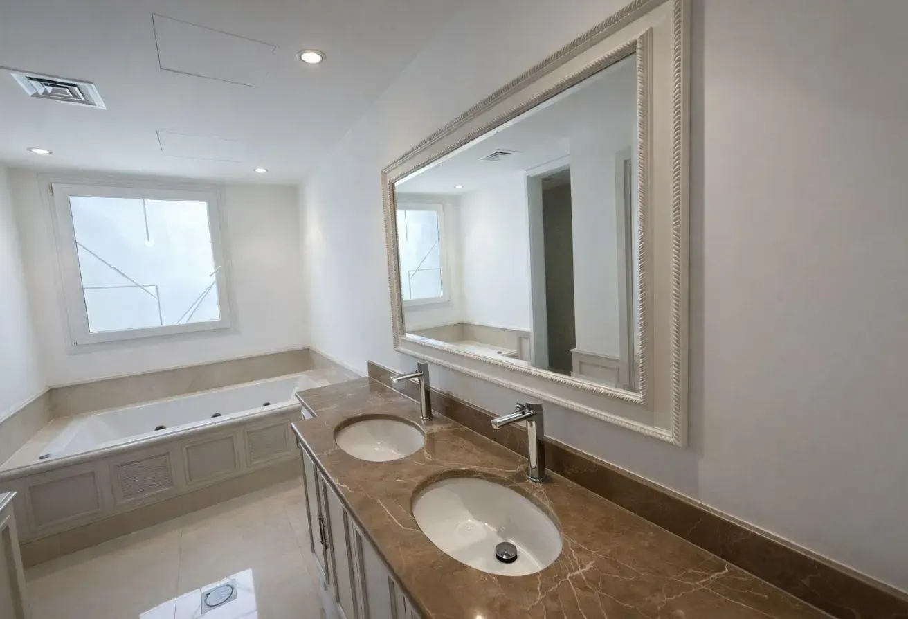 Lake View | Bright Villa | Private Pool & Garden