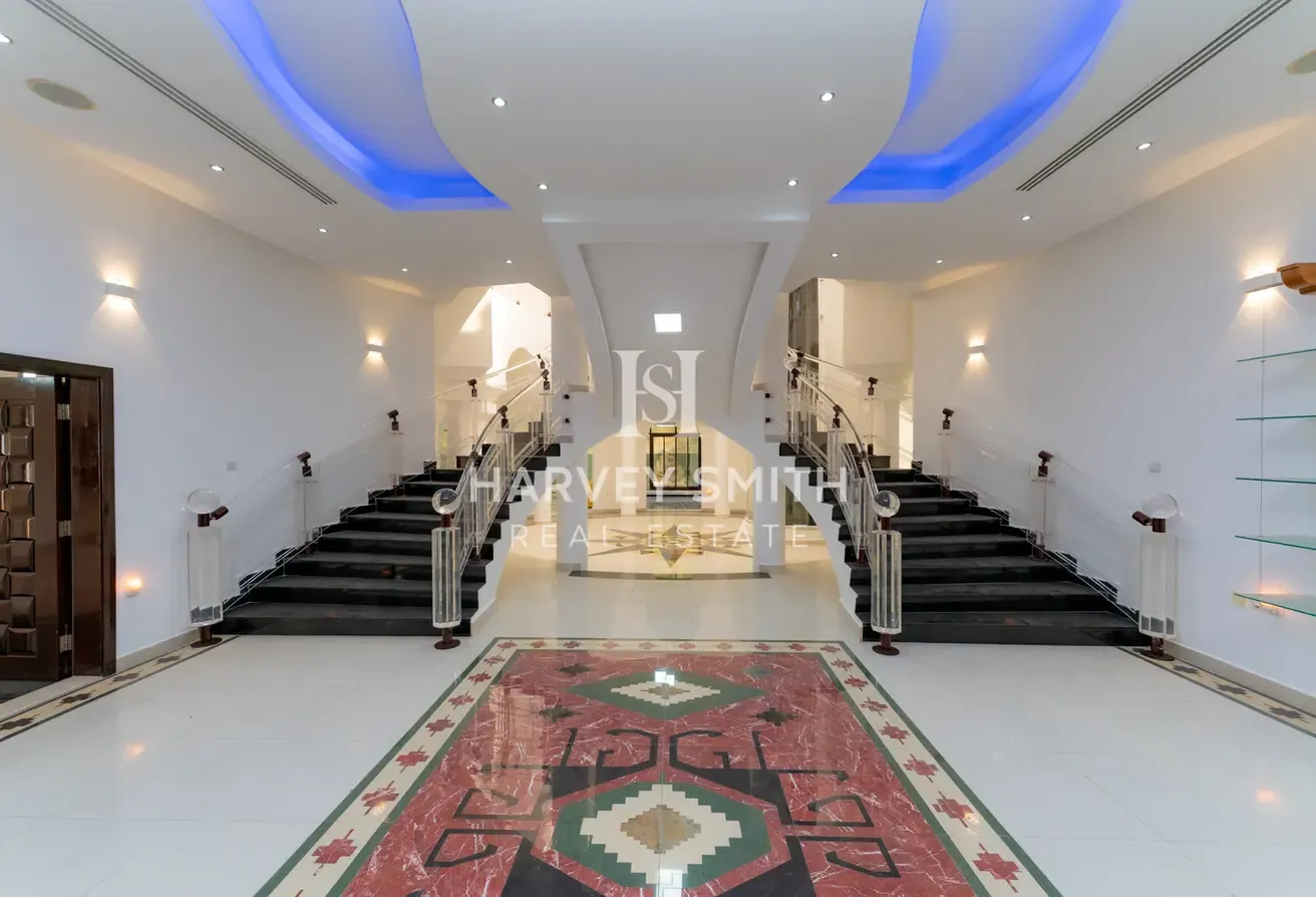 Grand Mansion | Lake View | Prime Location