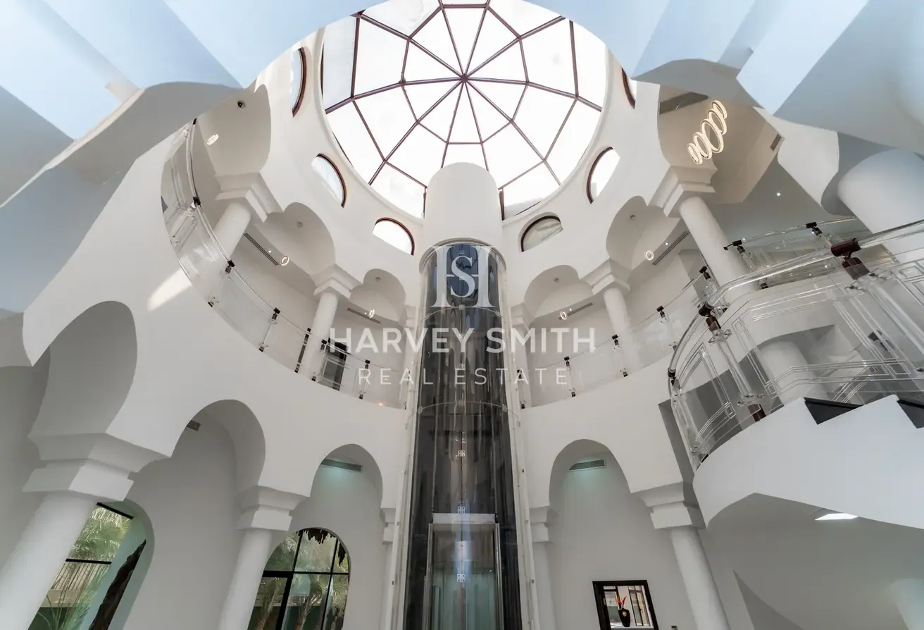 Grand Mansion | Lake View | Prime Location