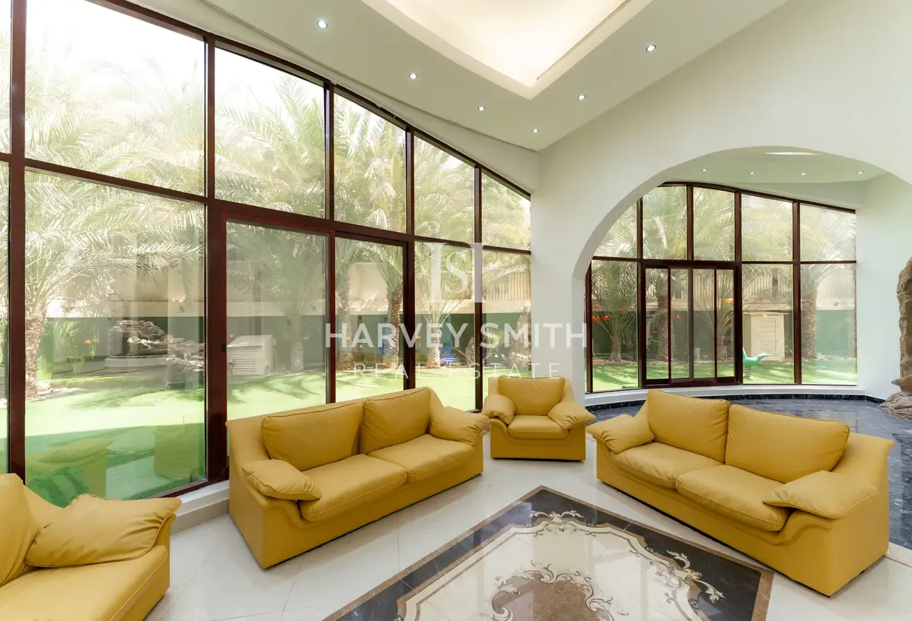 Grand Mansion | Lake View | Prime Location