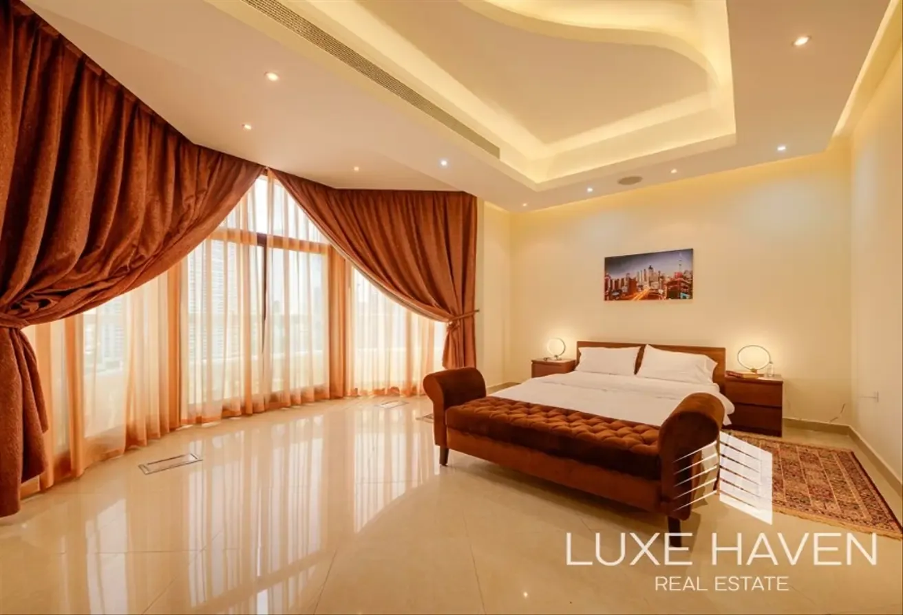 7BR Lake-Facing Villa | Elevator | Pool | Cinema