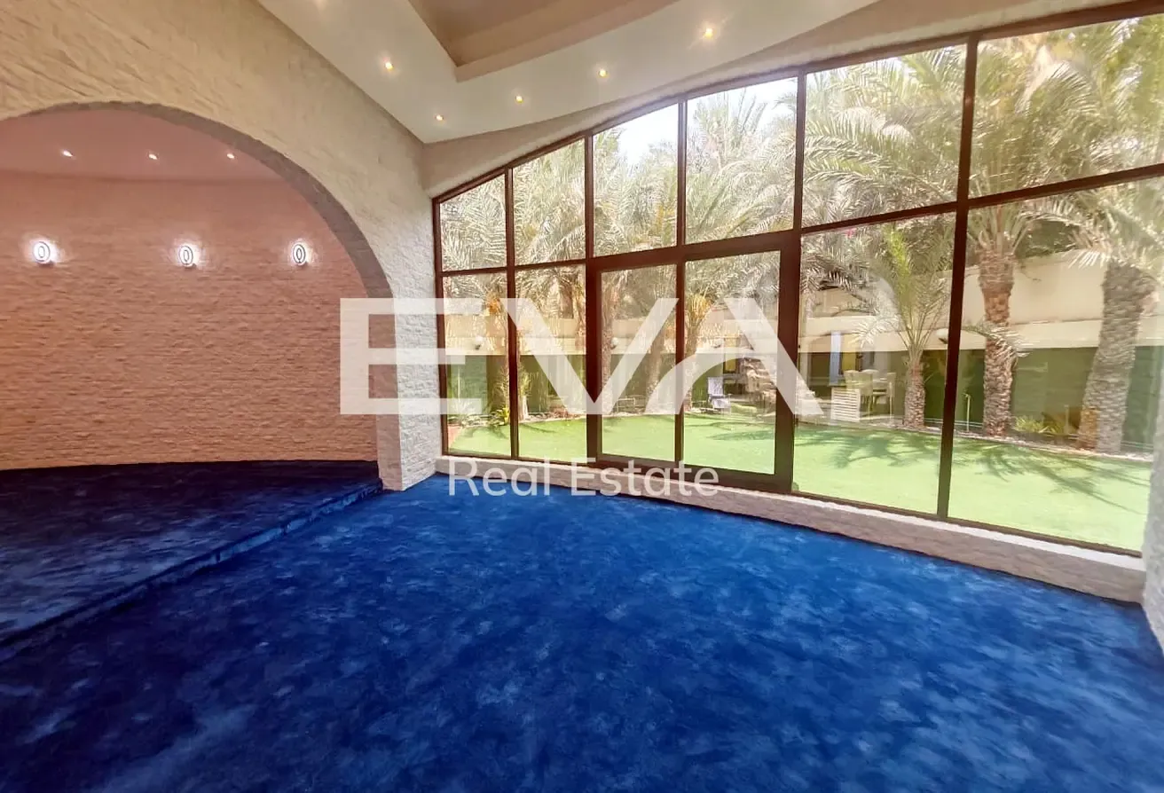 STUNNING 8-BEDROOM MANSION | LAKE VIEWS