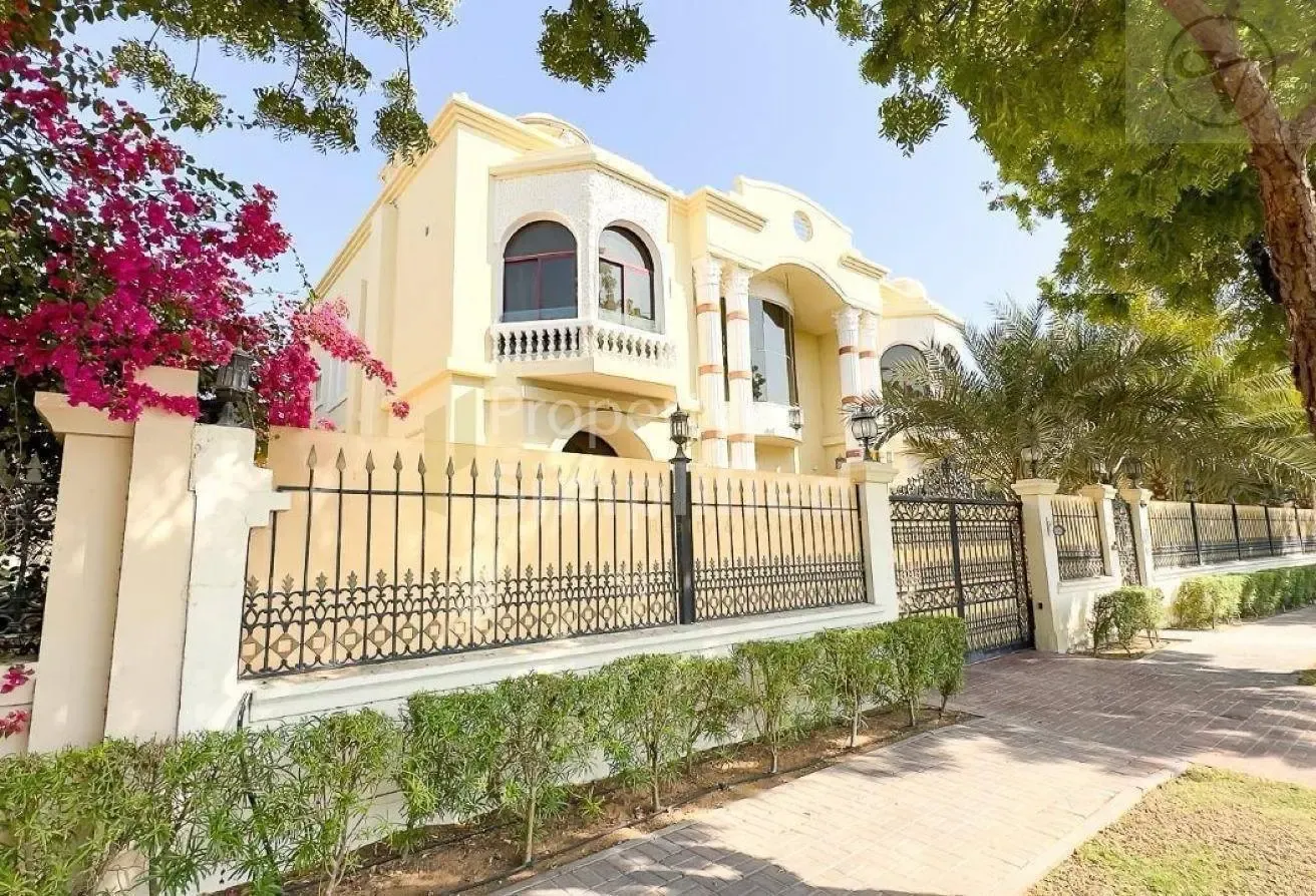 Lakefront Villa | Private Pool and Lift | Jacuzzi