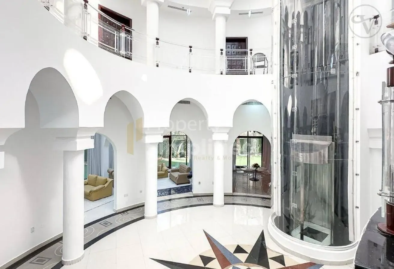 Lakefront Villa | Private Pool and Lift | Jacuzzi