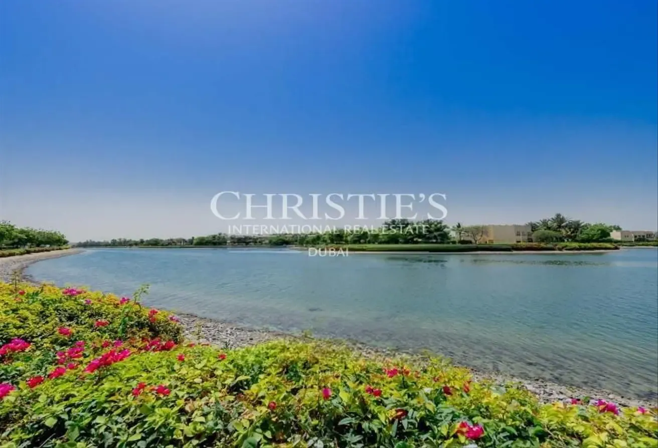 Stunning Villa with Lake Views and Elite Amenities