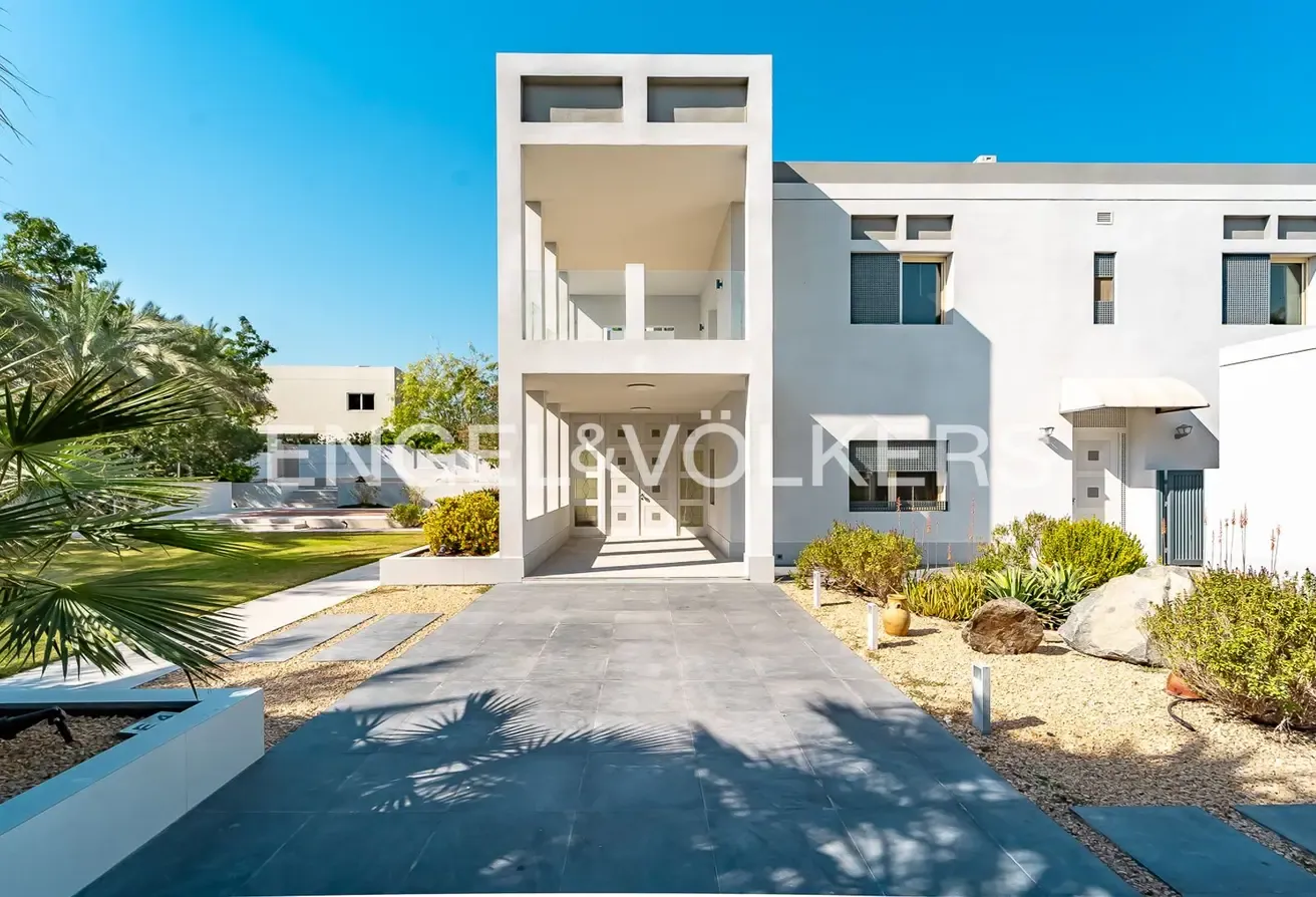 Private Pool | Lakeside Luxury | Available Now