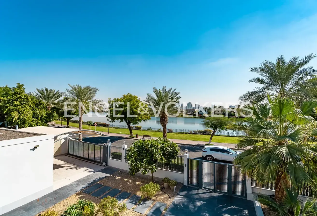 Private Pool | Lakeside Luxury | Available Now