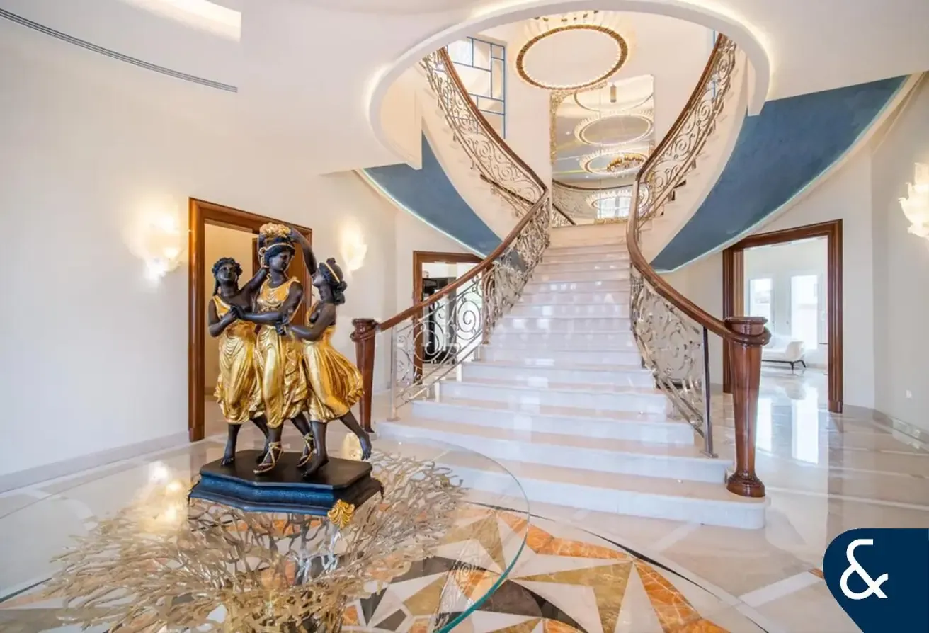 8BR Mansion | Lakefront | Italian Elegance