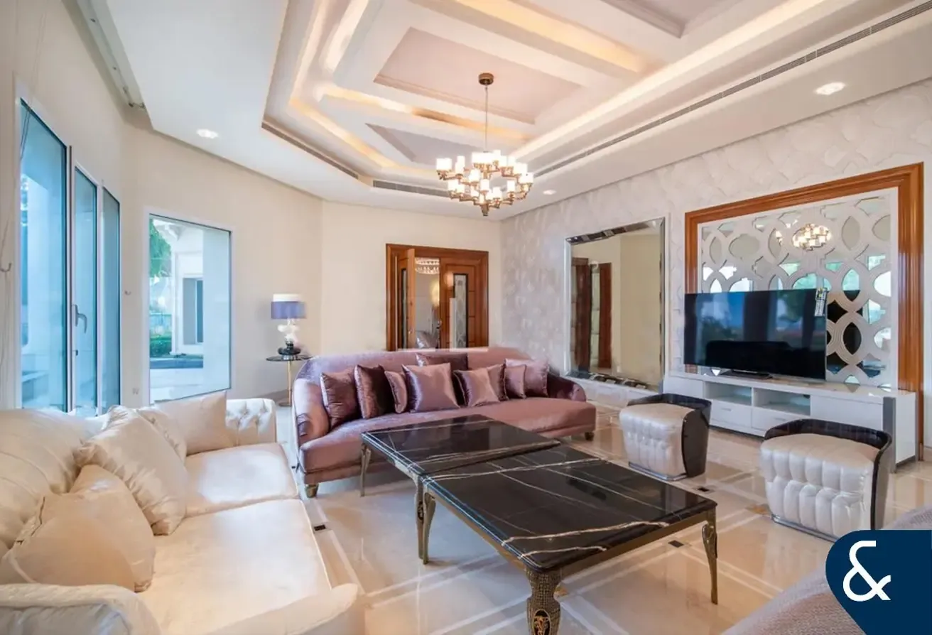 8BR Mansion | Lakefront | Italian Elegance