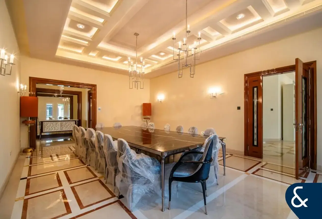 8BR Mansion | Lakefront | Italian Elegance