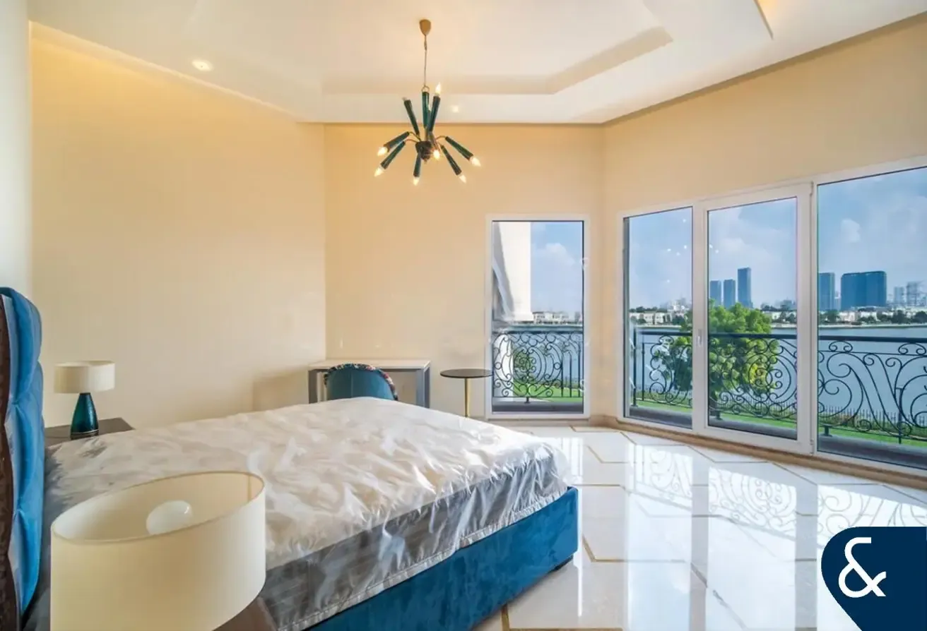 8BR Mansion | Lakefront | Italian Elegance