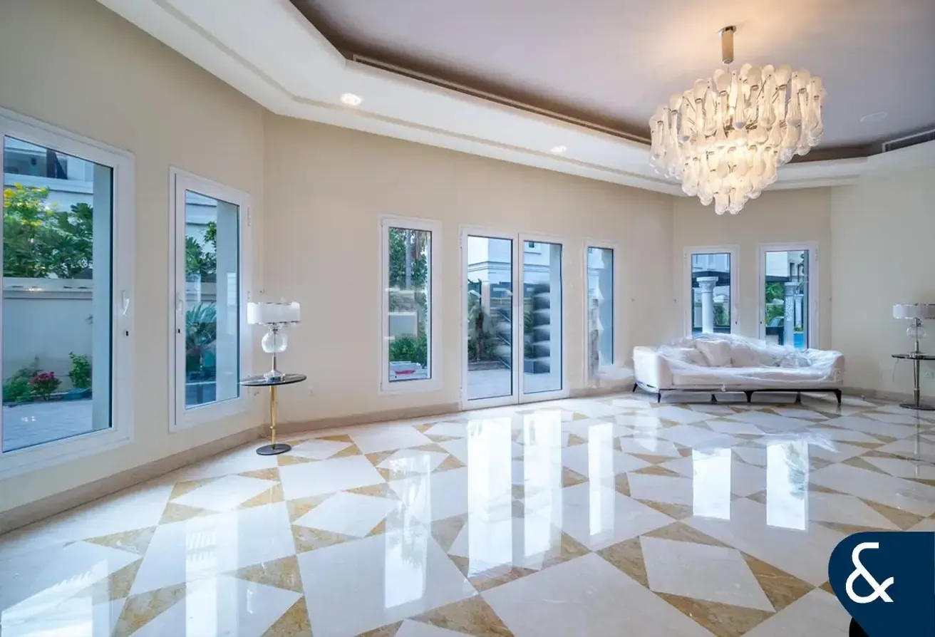 8BR Mansion | Lakefront | Italian Elegance