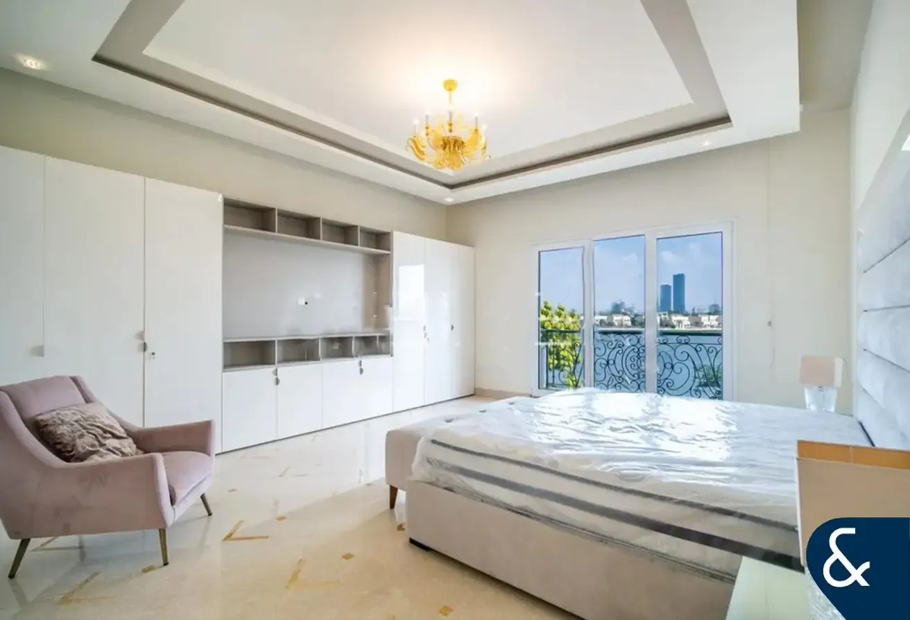 8BR Mansion | Lakefront | Italian Elegance