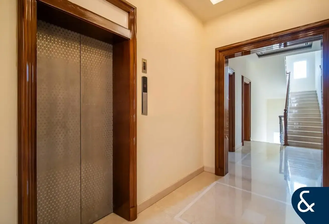 8BR Mansion | Lakefront | Italian Elegance