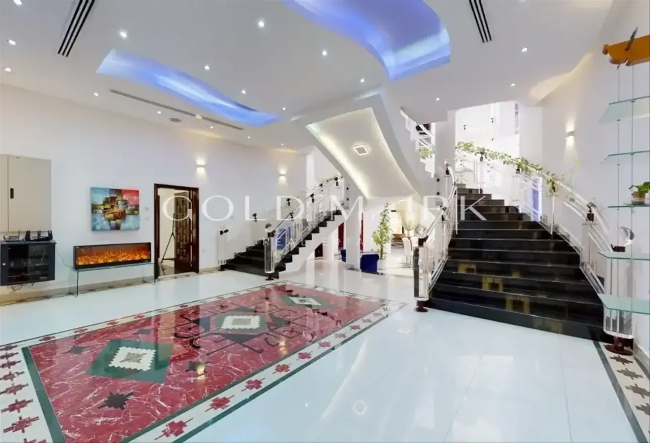 Vacant  Now  |  Furnished  |  View  Today