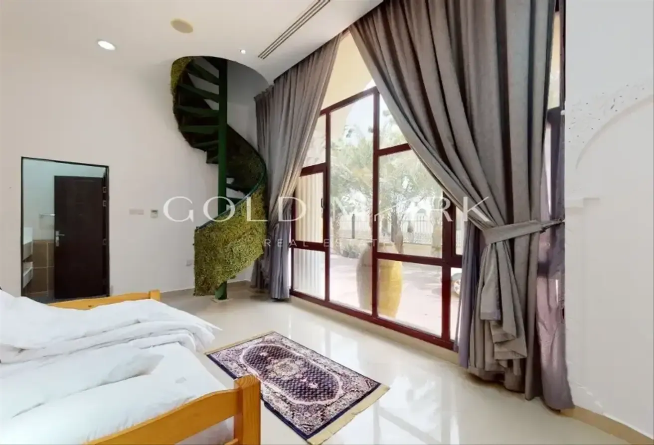 Vacant  Now  |  Furnished  |  View  Today