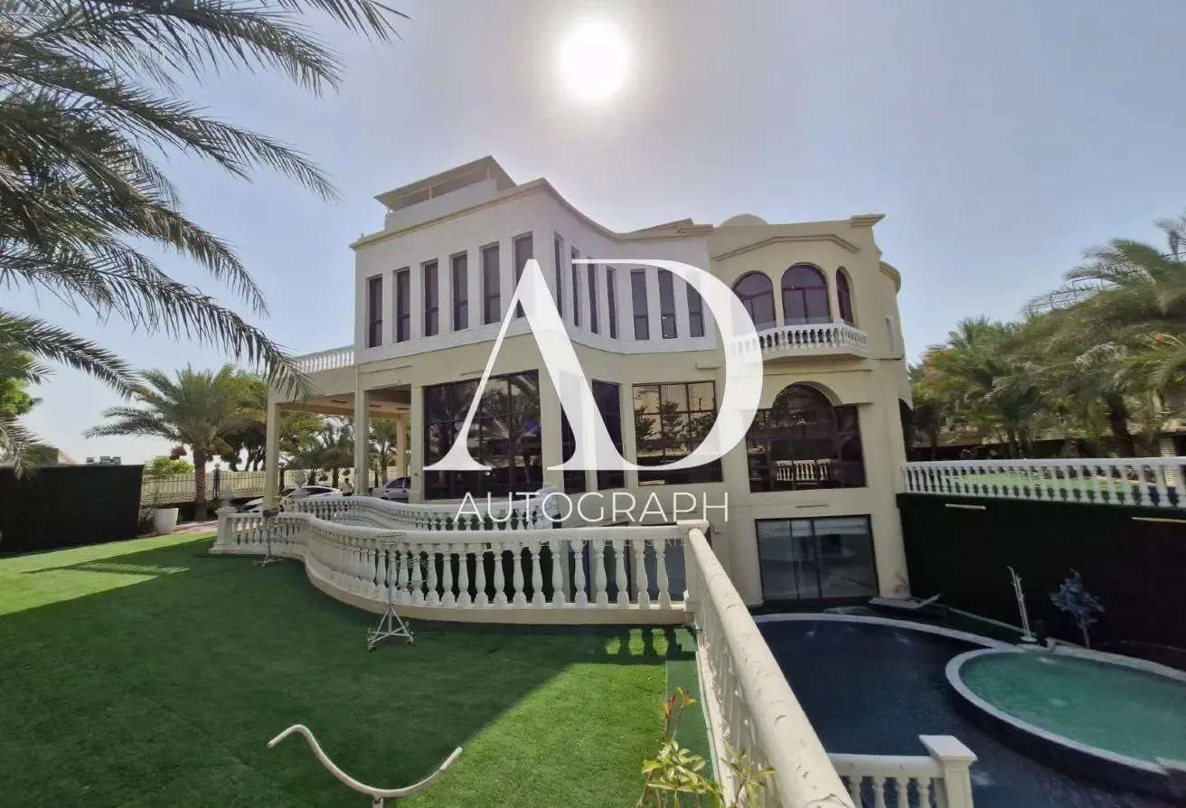 Exquisite Lake-Facing Villa | Emirates Hills
