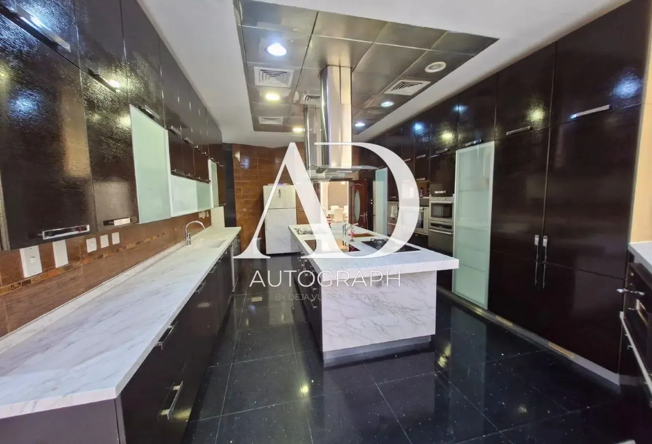 Exquisite Lake-Facing Villa | Emirates Hills