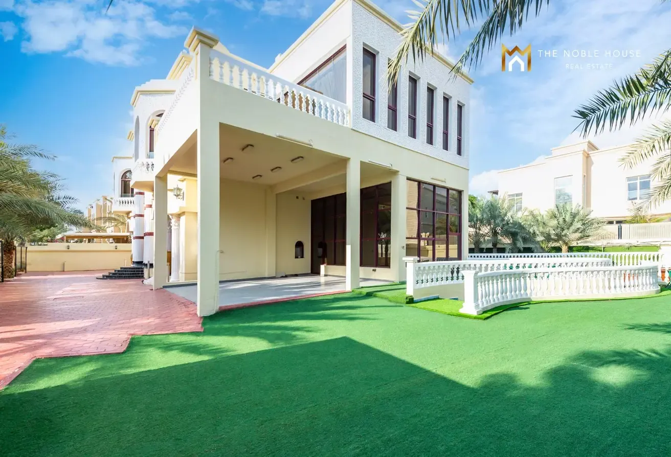Luxurious Lake-Facing Villa | Emirates Hills