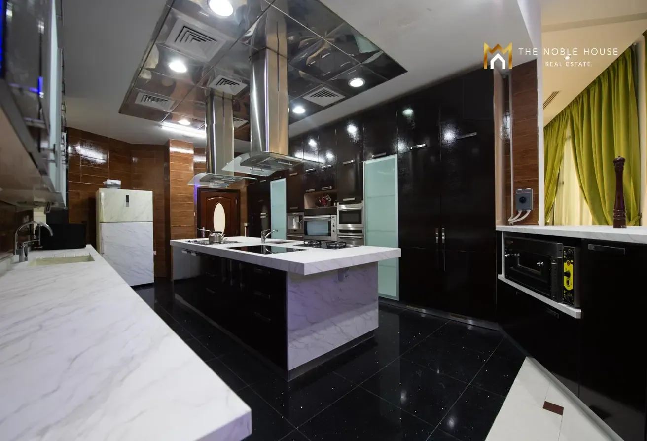 Luxurious Lake-Facing Villa | Emirates Hills