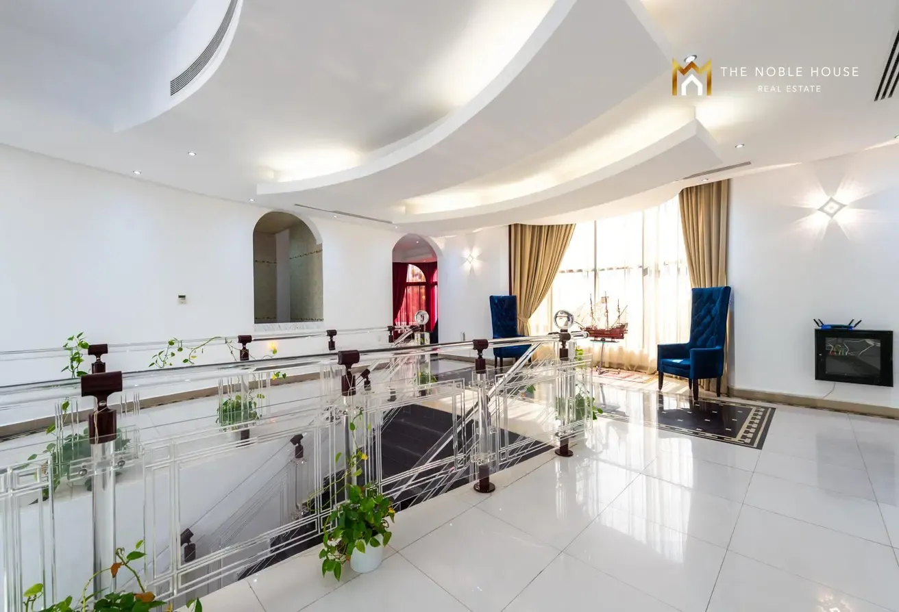 Luxurious Lake-Facing Villa | Emirates Hills