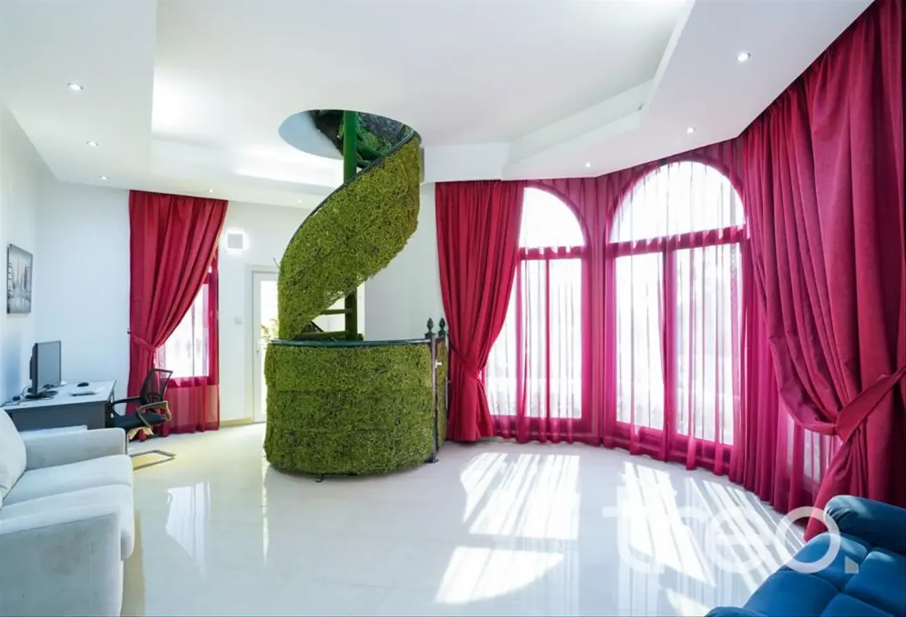 8 bed Mansion | Luxury | Cinema | Pool