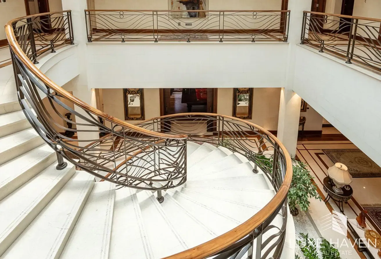 Exquisite Villa | 7 Beds | Modern Interior